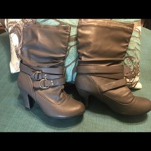 Rue21 Gray Boots Sz L8/9